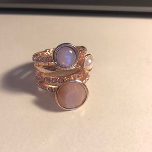 Beautiful faux pearl and rhinestone stretchy ring